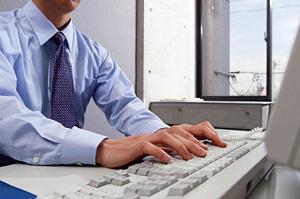 PCレンタルを利用して業務を行う